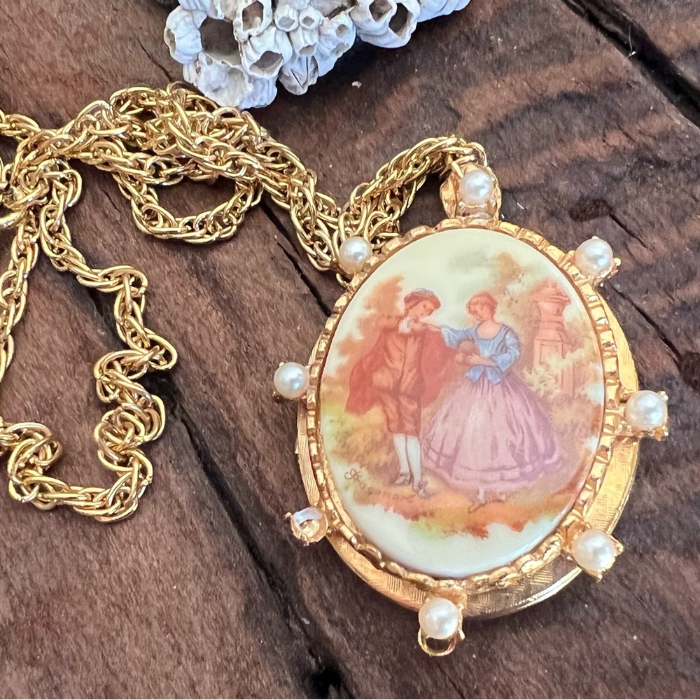 Cco only Limoges French Style Locket Necklace Gold Tone Cable Chain 24”
